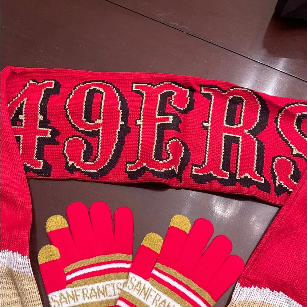 San Francisco 49ers Red Gold Scarf texting Gloves Set - FOCO NWT